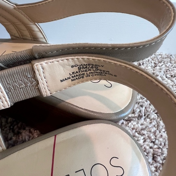 SOLE SOCIETY | Amberly Stacked Woodgrain Sandal‎ - Picture 4 of 5